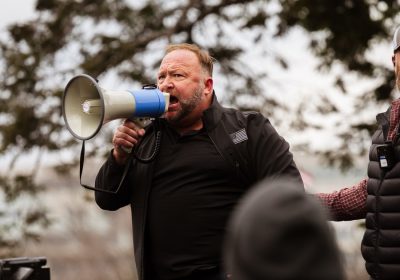 Ką Alexas Jonesas pasakė prieš Kapitolio riaušes