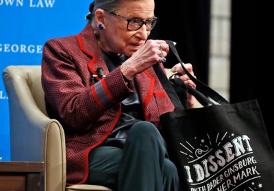 Ką suklydo Ruth Bader Ginsburg kultas – motina Jones